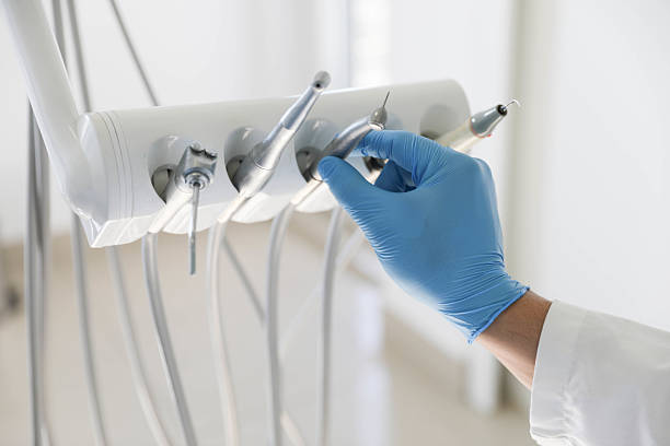 Professional Emergency Dentist technician working in Pacifica, CA